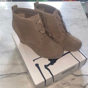 Dolce Vita Patrina suede booties
